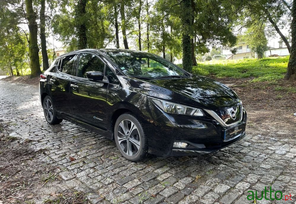 2018' Nissan Leaf Tekna photo #2