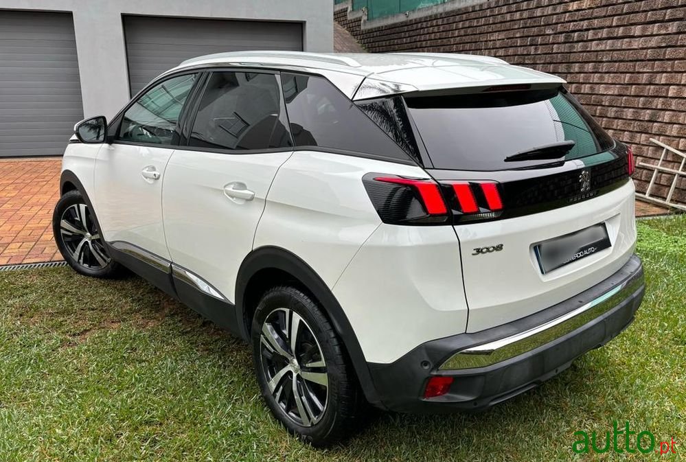 2019' Peugeot 3008 photo #3