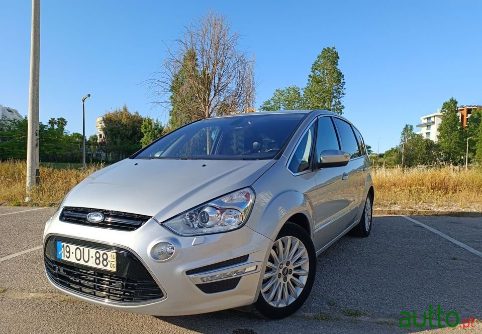 2014' Ford S-Max photo #2