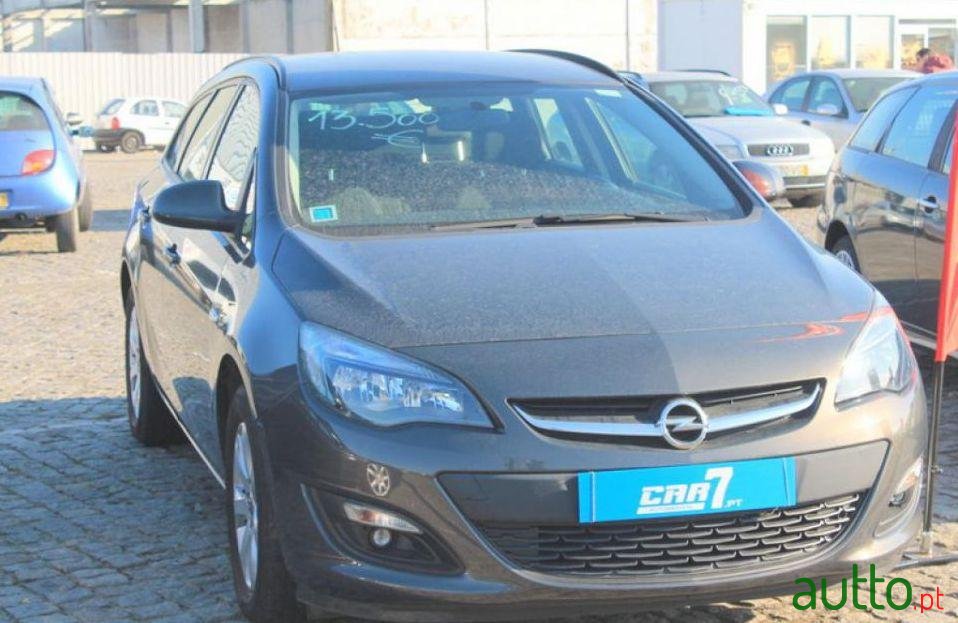 2014' Opel Astra Sports Tourer photo #1