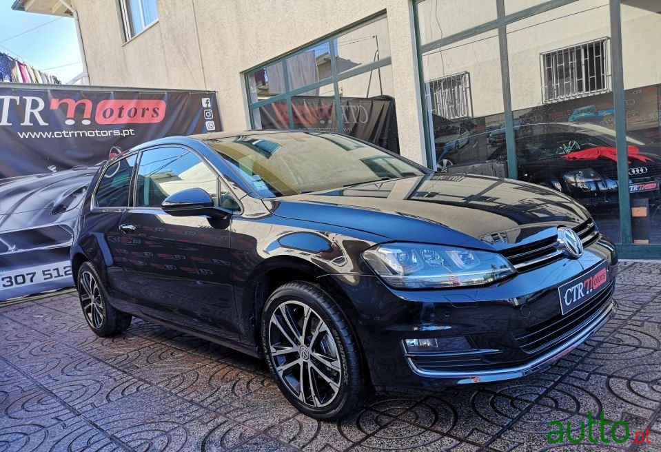 2015' Volkswagen Golf photo #3