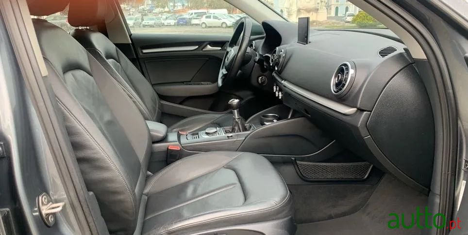 2015' Audi A3 Sportback photo #5