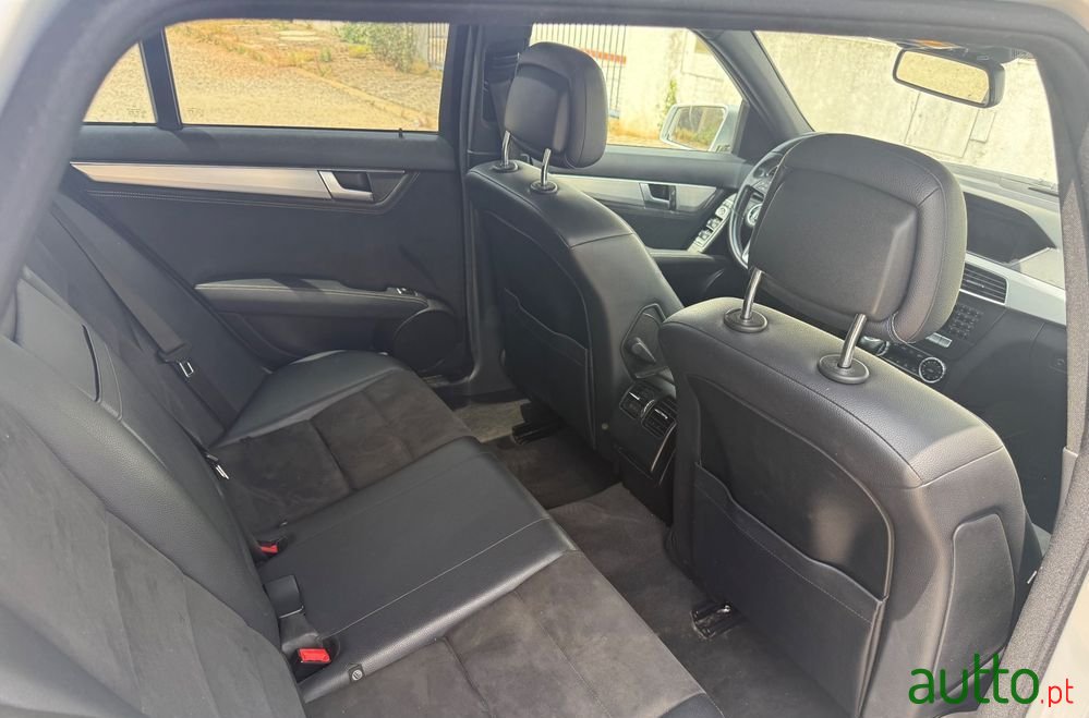 2014' Mercedes-Benz 220 photo #3