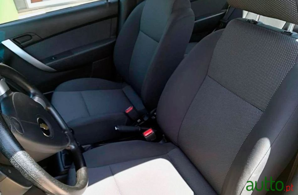 2010' Chevrolet Aveo photo #3