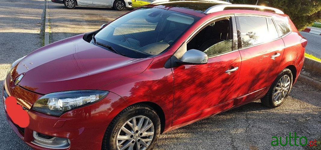 2013' Renault Megane Sport Tourer photo #1