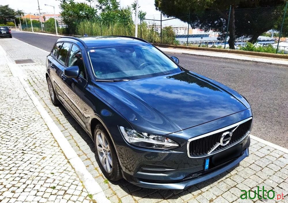 2017' Volvo V90 D3 photo #1