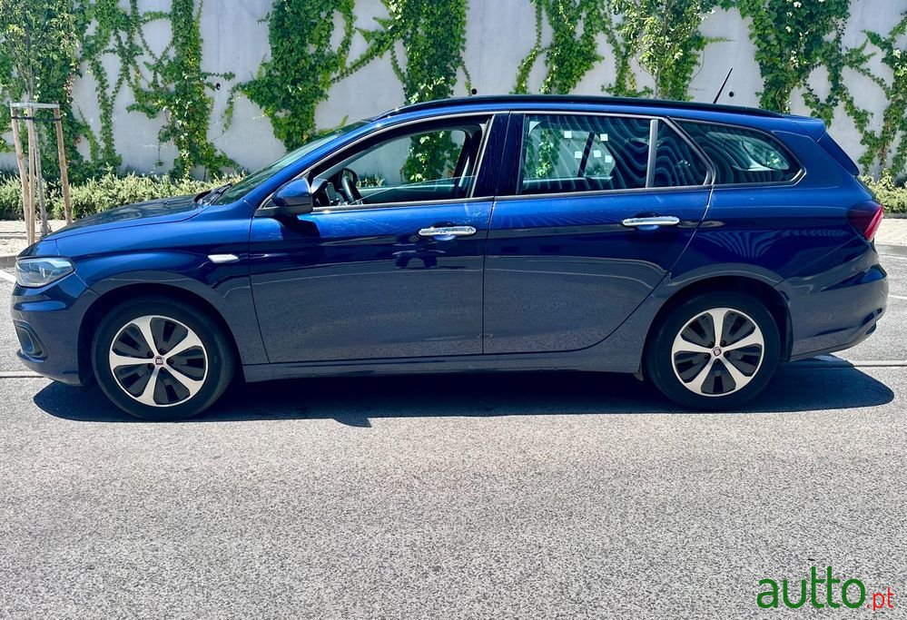 2018' Fiat Tipo Station Wagon photo #2
