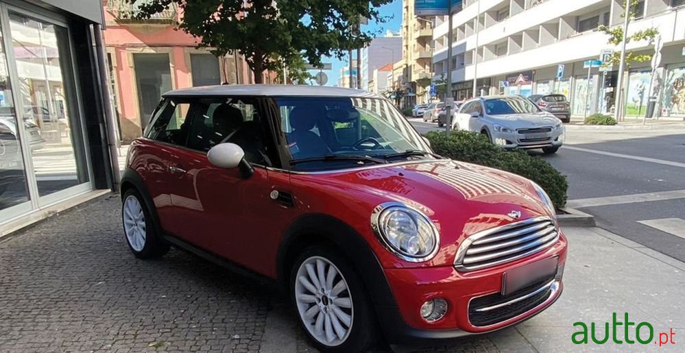 2013' MINI Cooper D photo #3