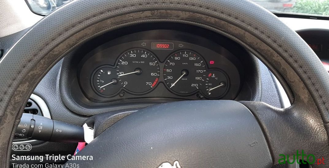 2006' Peugeot 206 Sw photo #1