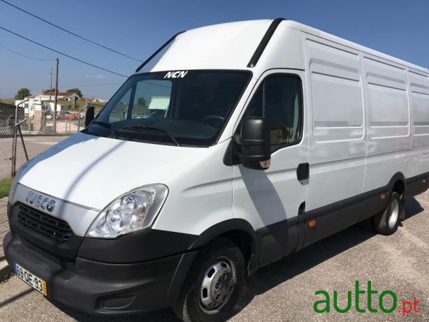 2012' Iveco Daily 35C15V Furgão 12m3 photo #1
