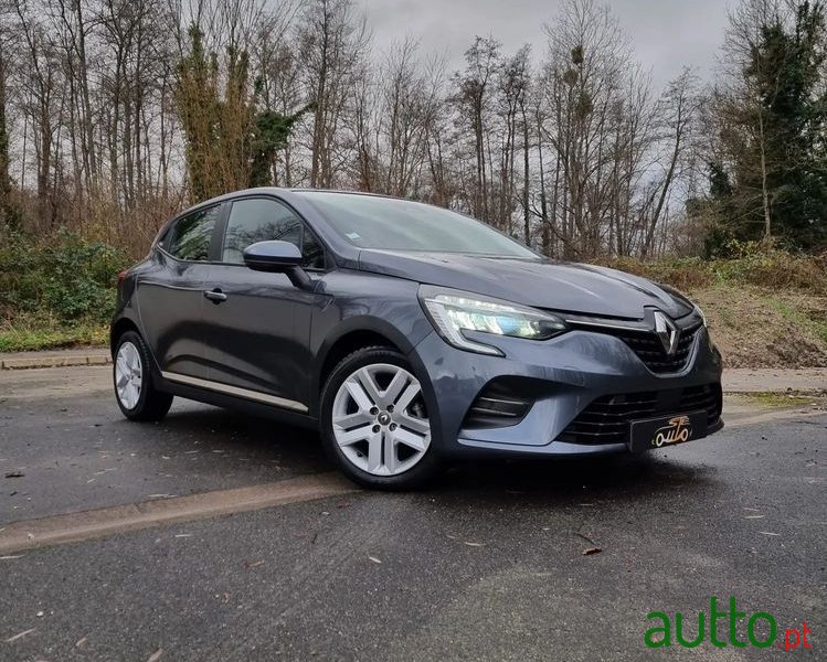 2021' Renault Clio photo #1