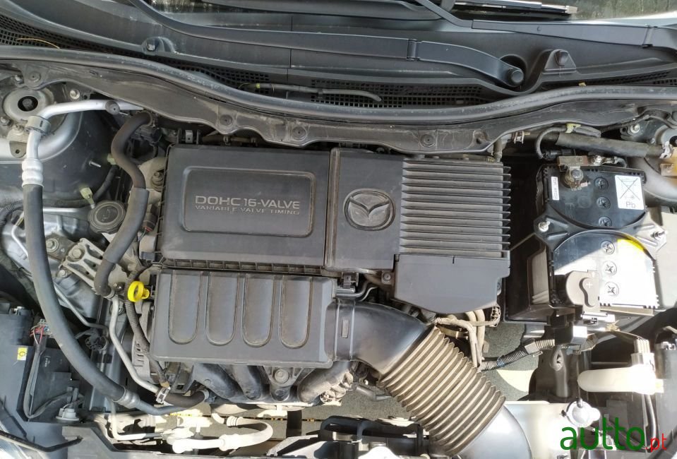 2013' Mazda 2 photo #3