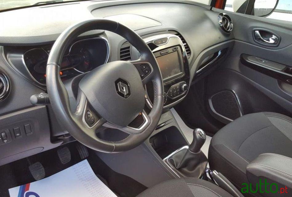 2016' Renault Captur photo #2