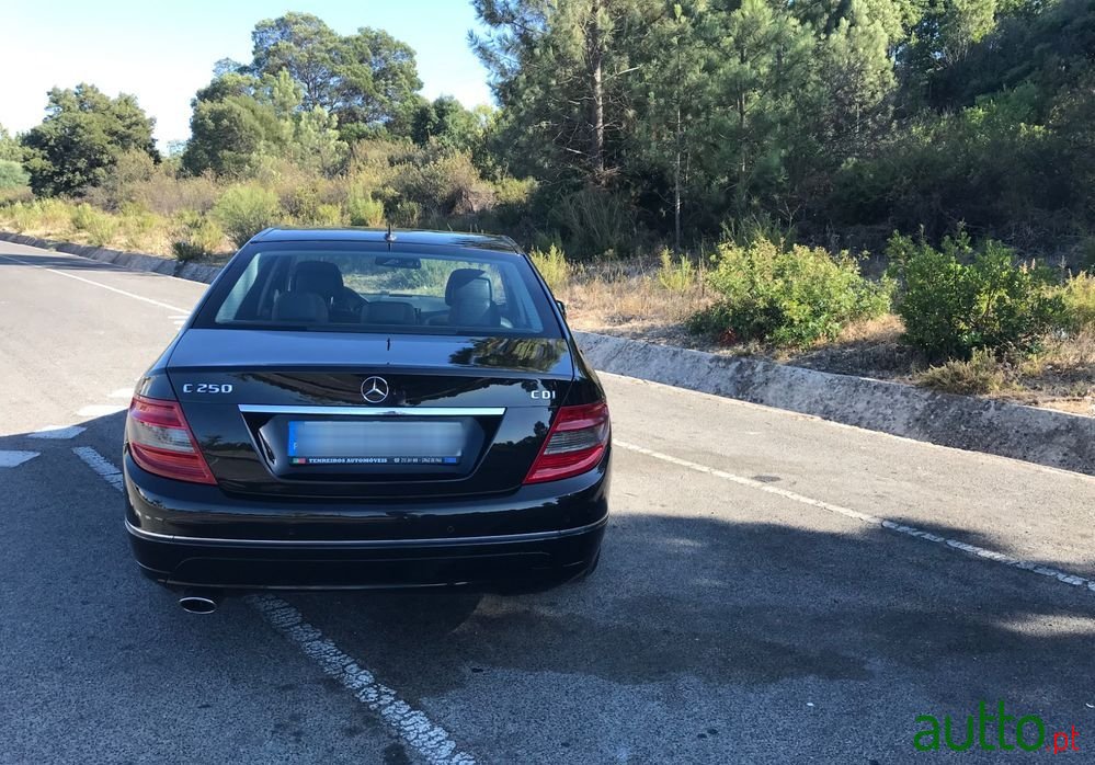 2010' Mercedes-Benz C 250 photo #3