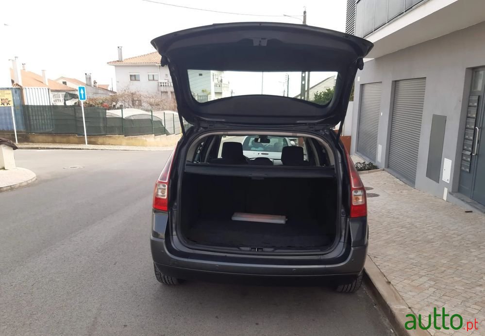 2007' Renault Megane Break photo #4