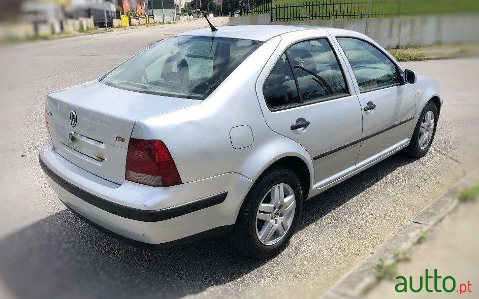 2001' Volkswagen Bora photo #2