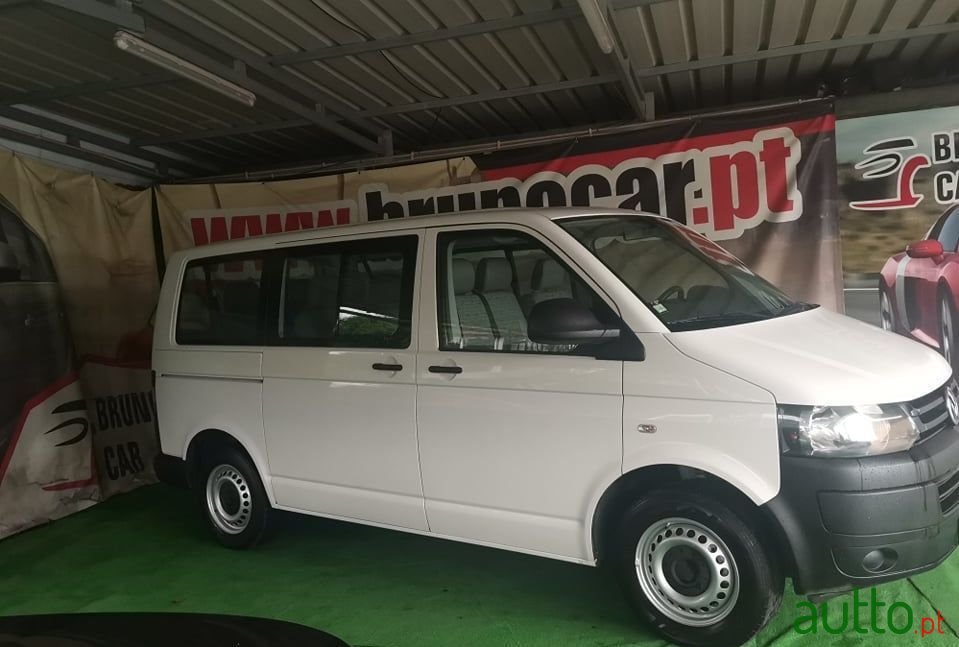 2013' Volkswagen Transporter photo #4