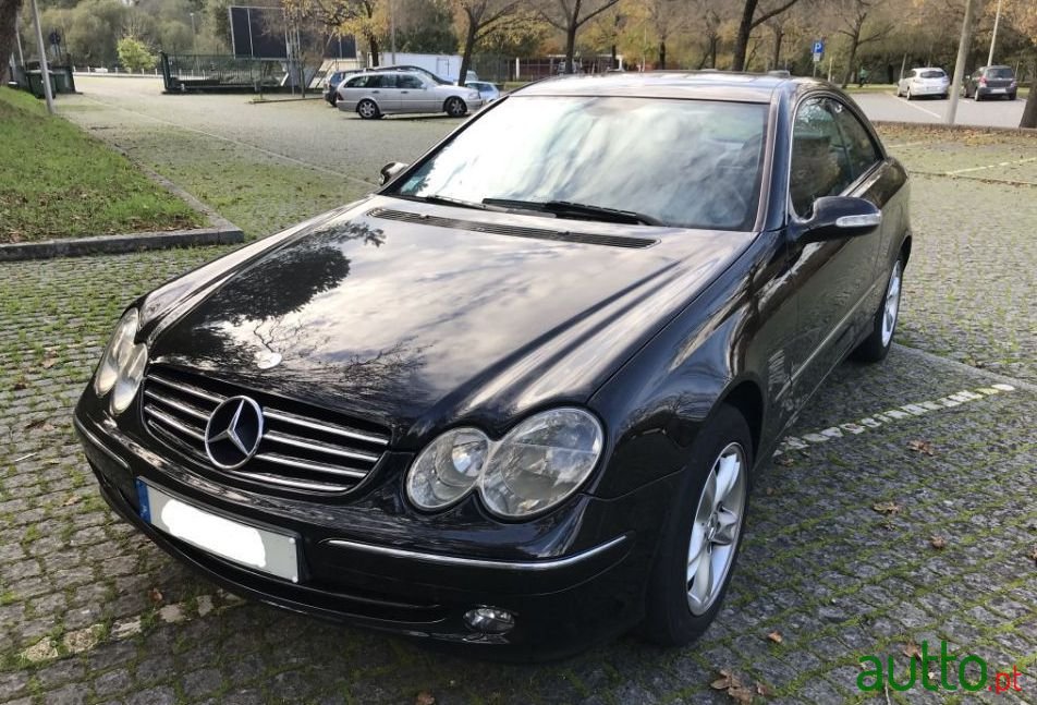 2004' Mercedes-Benz Clk-200 photo #3