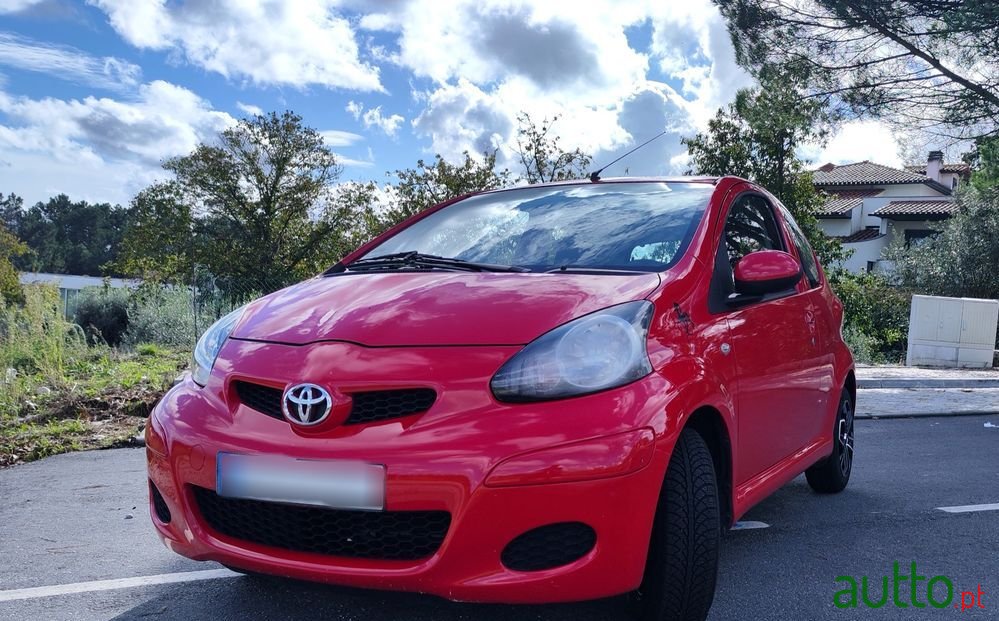 2012' Toyota Aygo photo #3