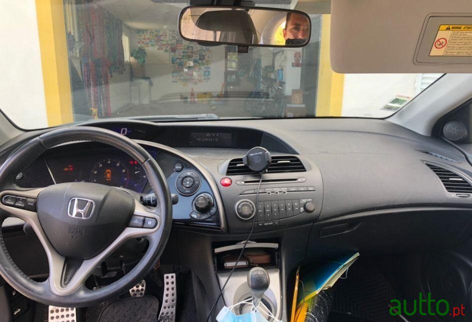 2008' Honda Civic Sport photo #3