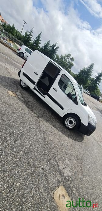 2017' Peugeot Partner photo #6