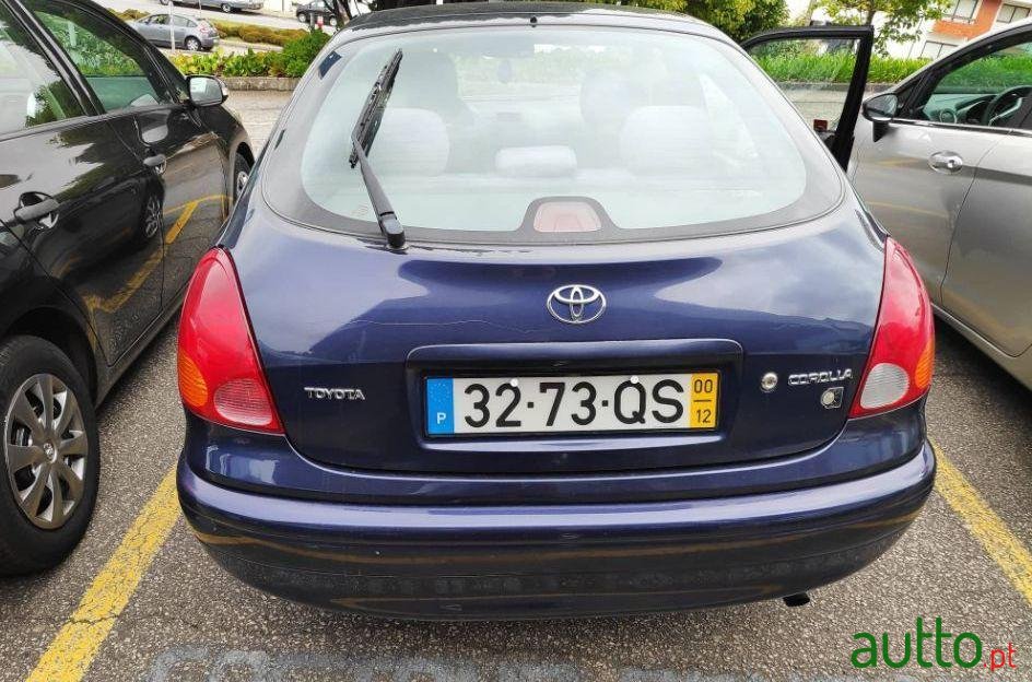 2000' Toyota Corolla photo #2