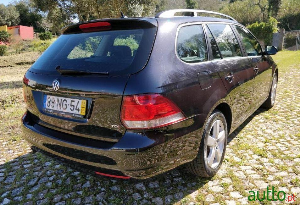 2012' Volkswagen Golf Variant photo #2