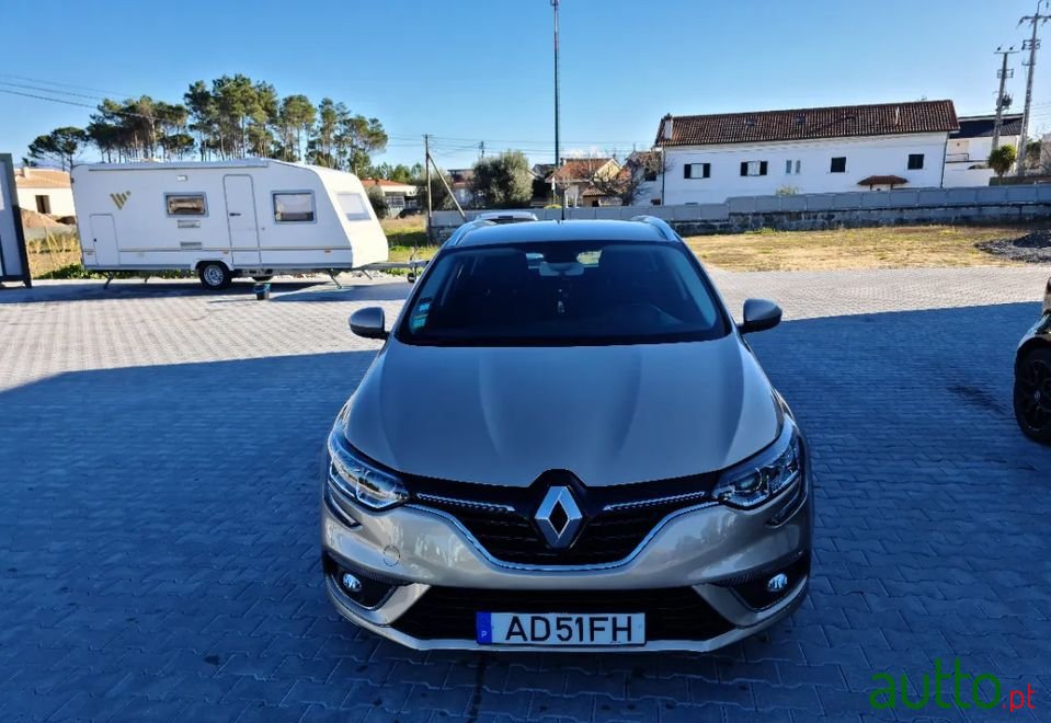 2017' Renault Megane Sport Tourer photo #2