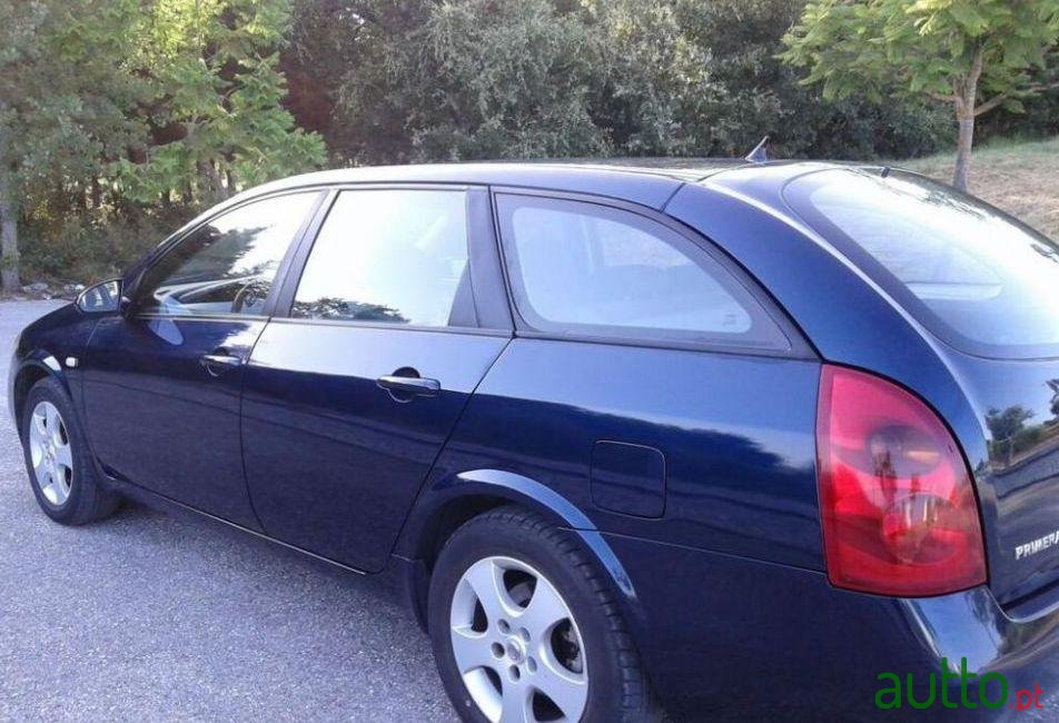 2002' Nissan Primera Wagon photo #1