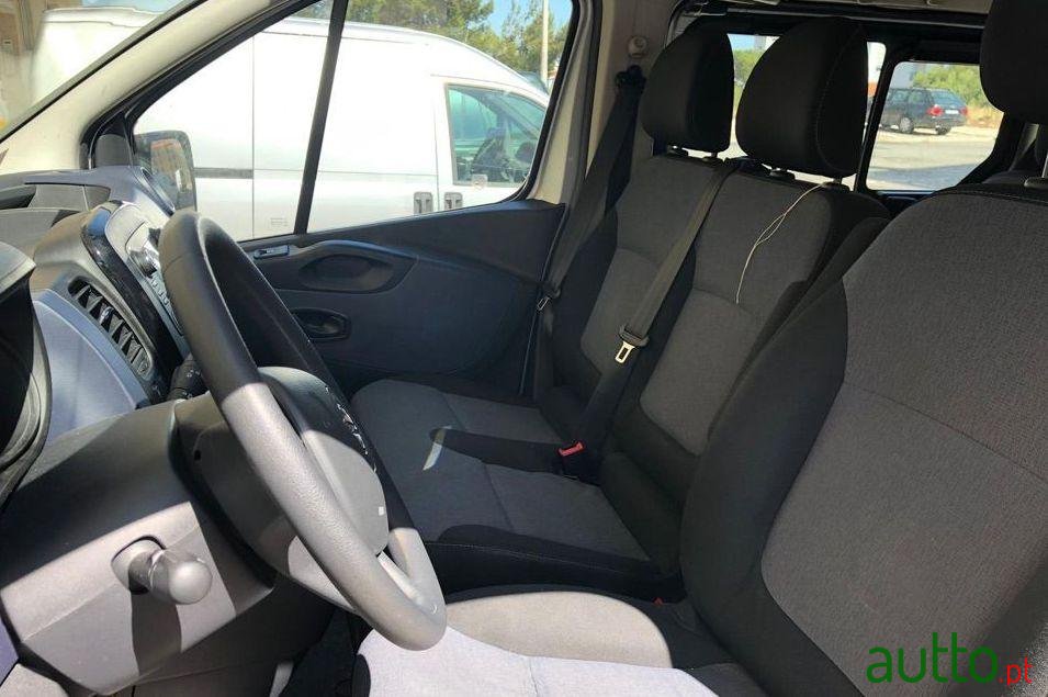 2016' Opel Vivaro photo #2