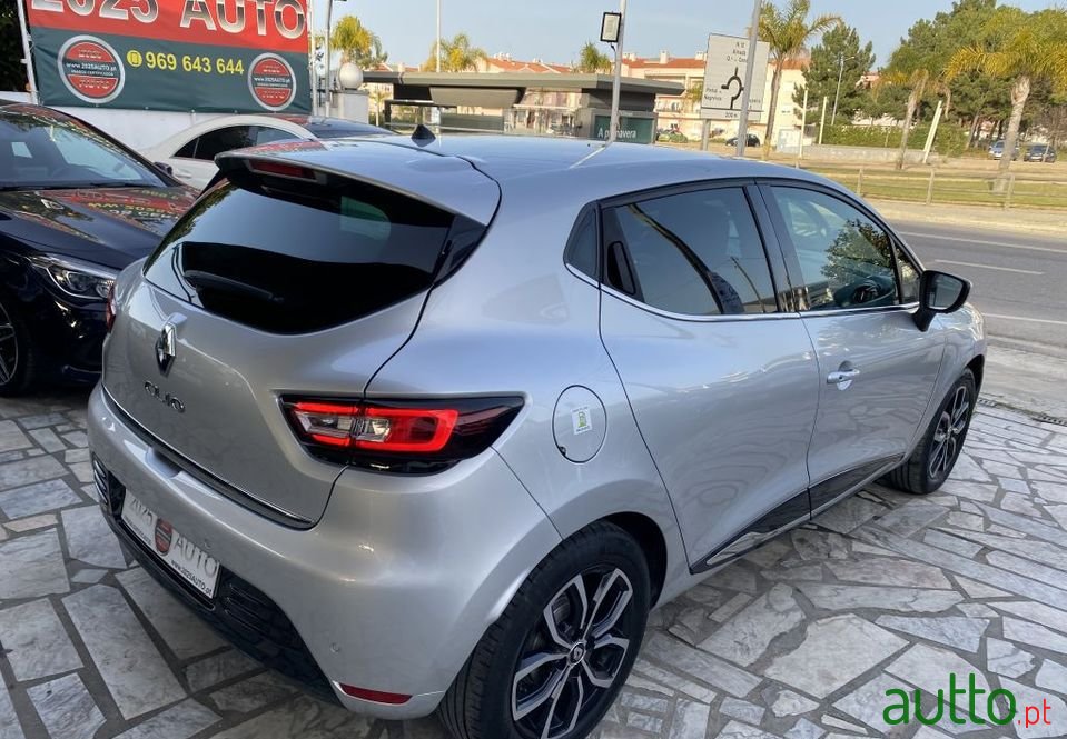 2019' Renault Clio photo #5