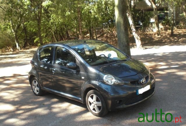 2007' Toyota Aygo photo #1