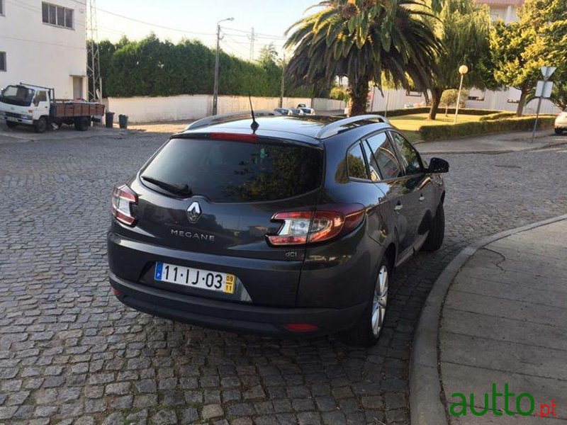 2009' Renault Megane Sport Tourer photo #2