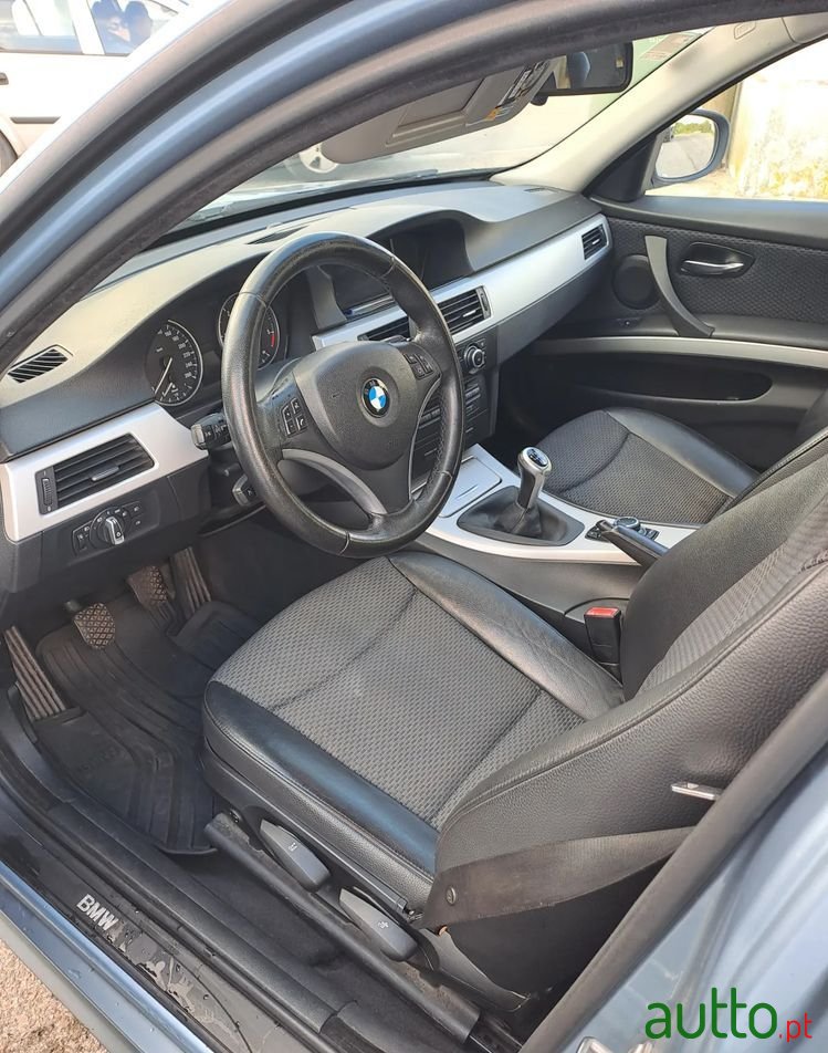 2009' BMW 318 D Touring photo #5