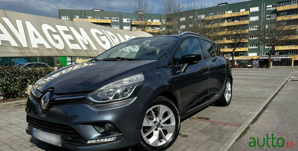 2017' Renault Clio Sport Tourer photo #2