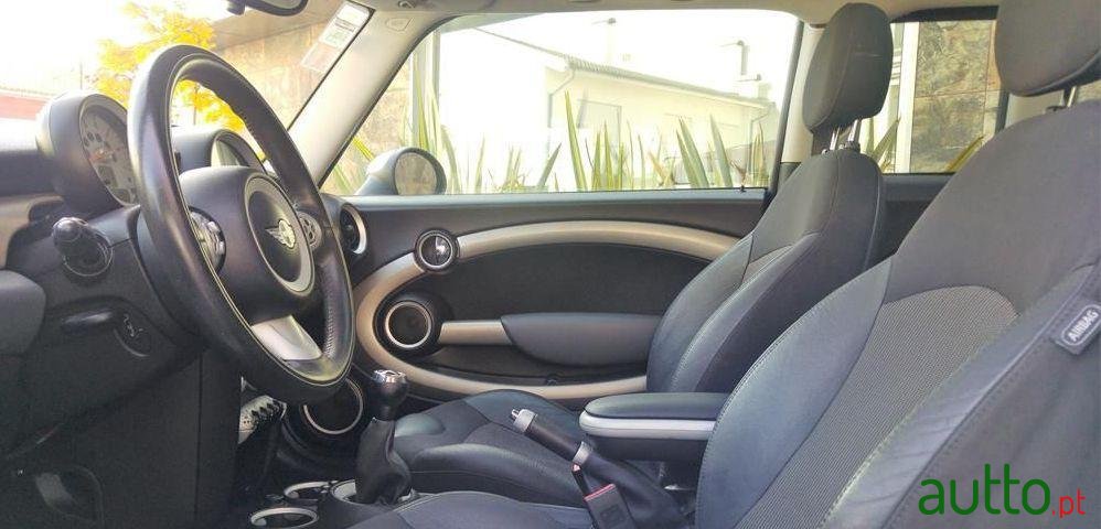 2008' MINI Clubman Cooper D photo #3