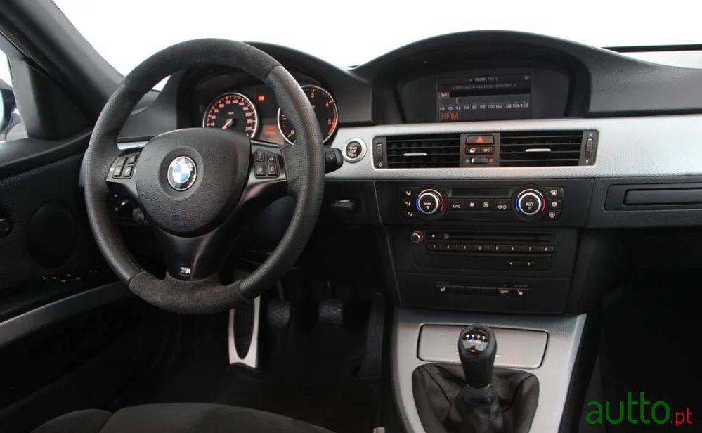 2008' BMW 320 D Touring photo #2