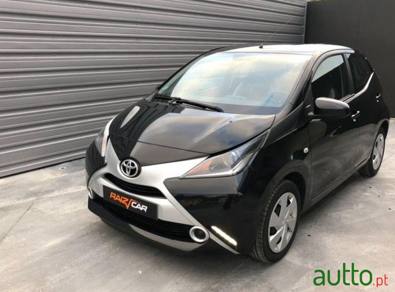 2017' Toyota Aygo photo #1