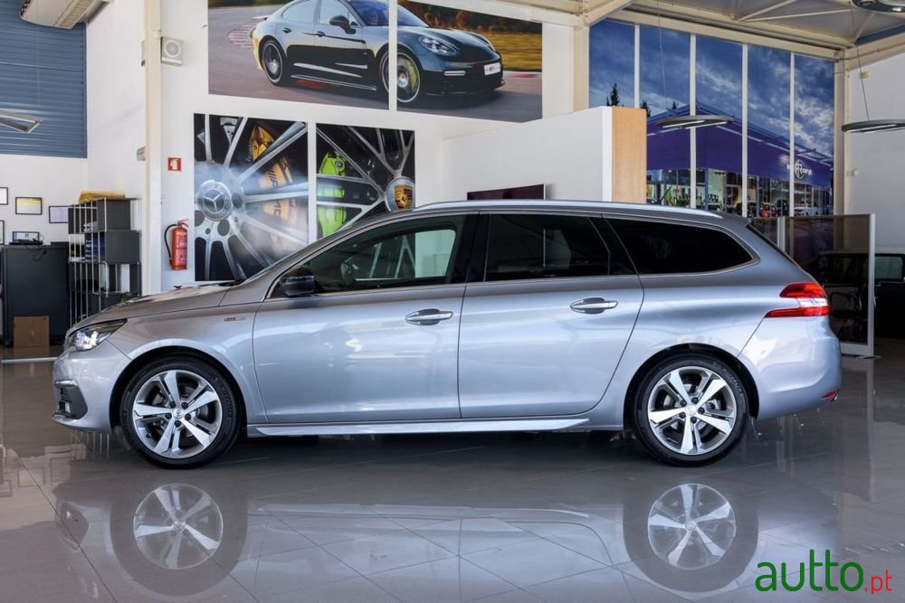 2019' Peugeot 308 Sw photo #2