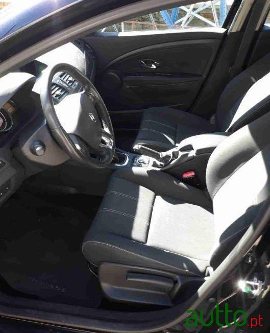 2014' Renault Megane Sport Tourer photo #4