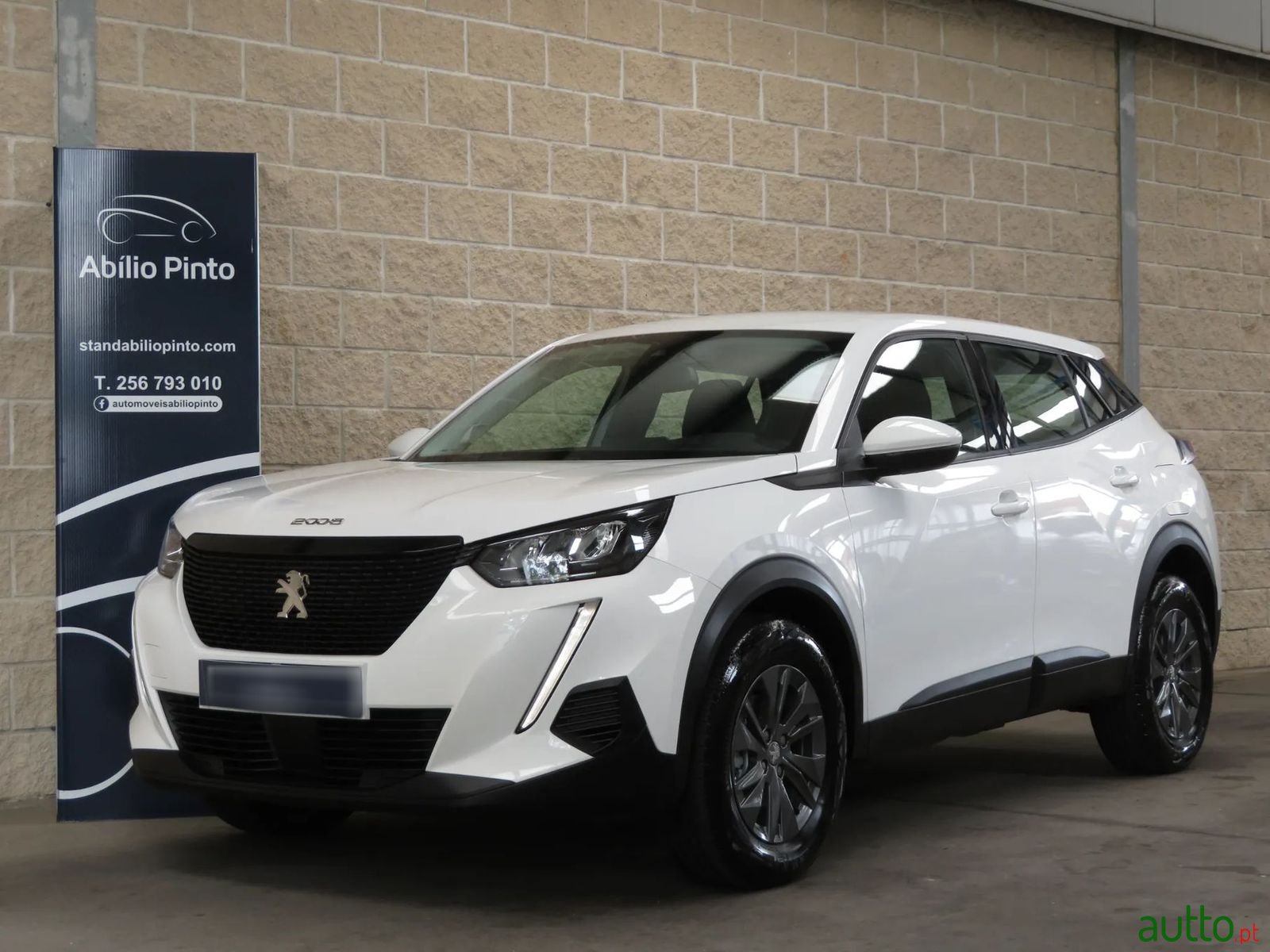 2021' Peugeot 2008 photo #1