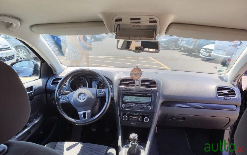 2011' Volkswagen Golf Variant photo #1