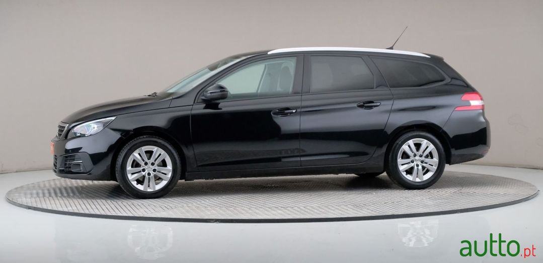 2017' Peugeot 308 Sw photo #3