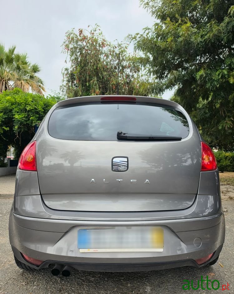 2004' SEAT Altea 2.0 Tdi 16V Style Dpf photo #4