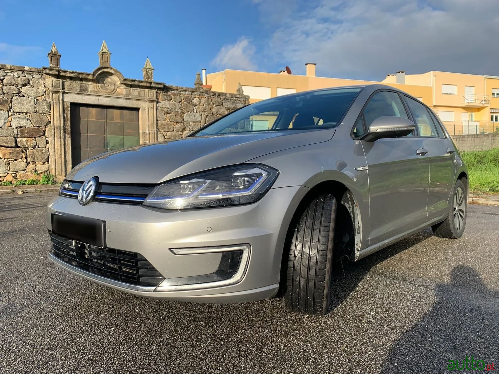 2017' Volkswagen e-Golf photo #5
