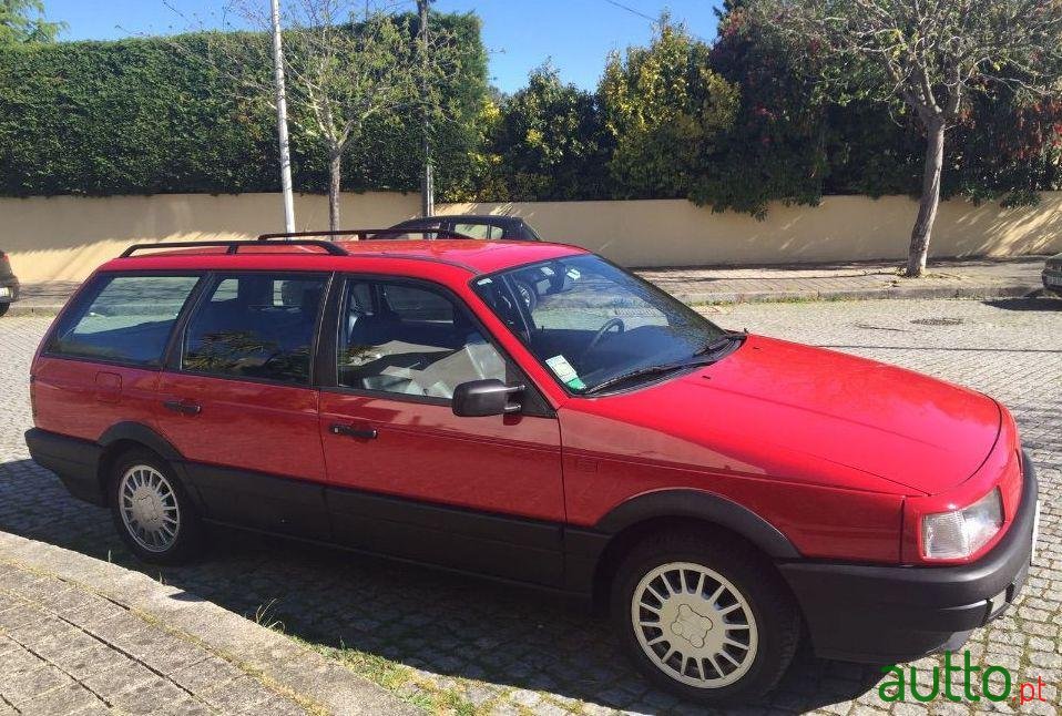 1990' Volkswagen Passat Variant photo #1
