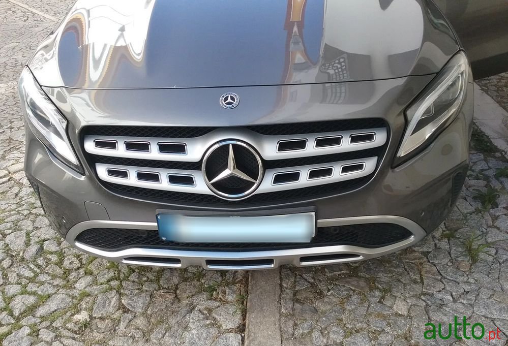 2017' Mercedes-Benz GLA 220 photo #1