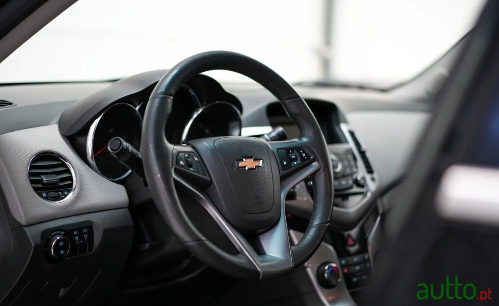 2010' Chevrolet Cruze 2.0 Vcdi Lt photo #6