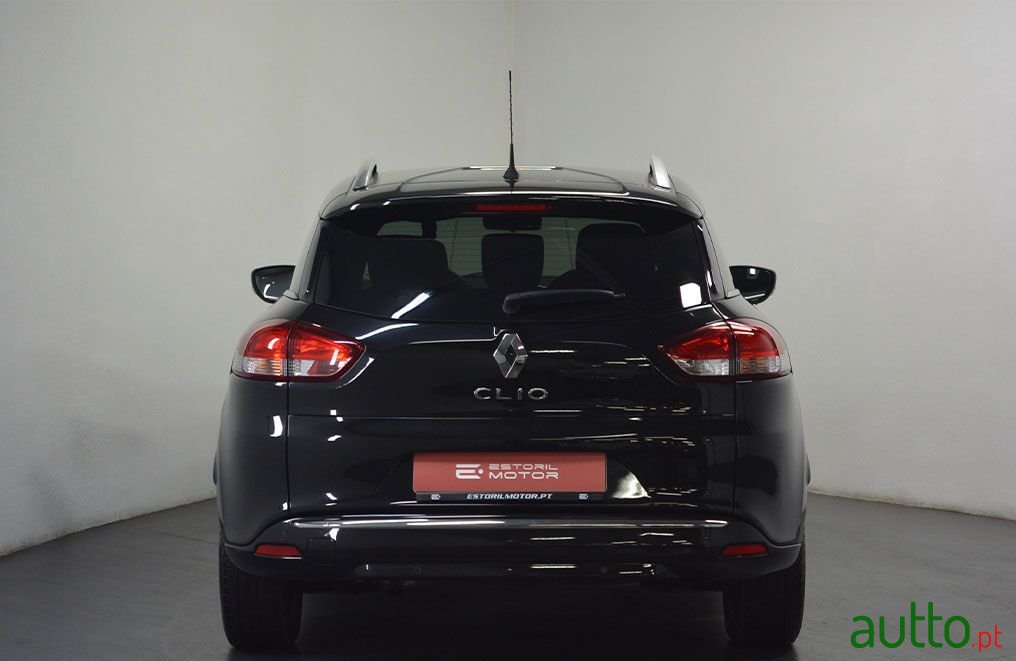 2019' Renault Clio Sport Tourer photo #4