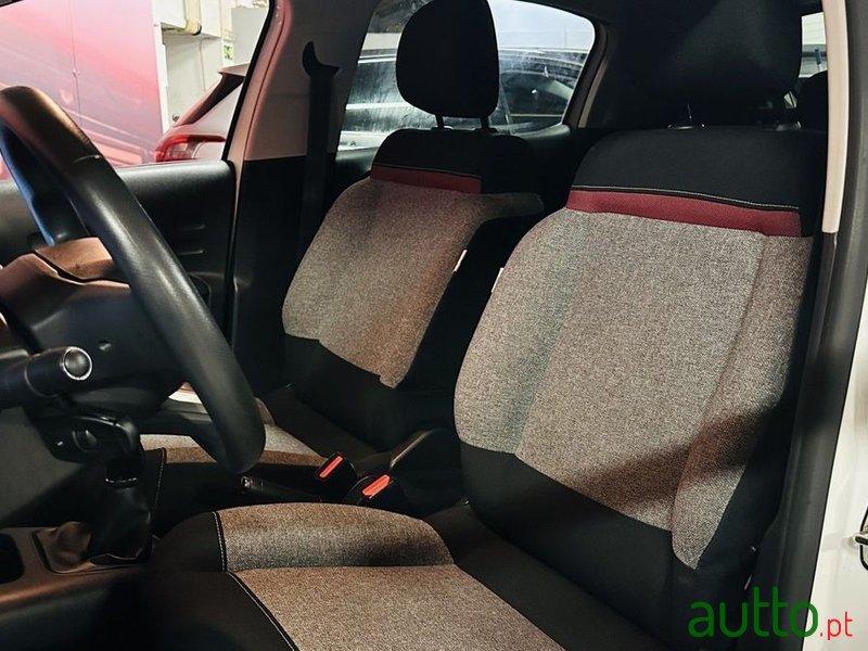 2021' Citroen C3 1.2 Puretech Shine photo #6